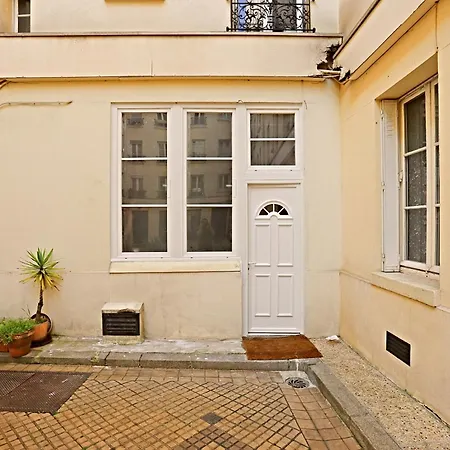 Beautiful 11st District Apartment